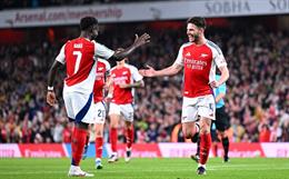 Bukayo Saka mất kỷ lục, nhưng vẫn gây ấn tượng trước Leicester